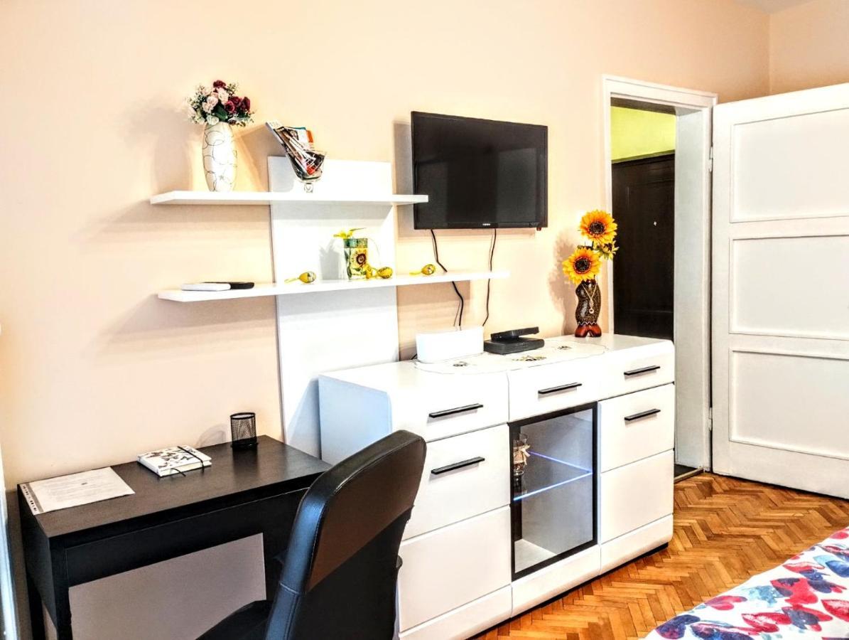 Mimi's place/ Уют в центъра на София Экстерьер фото